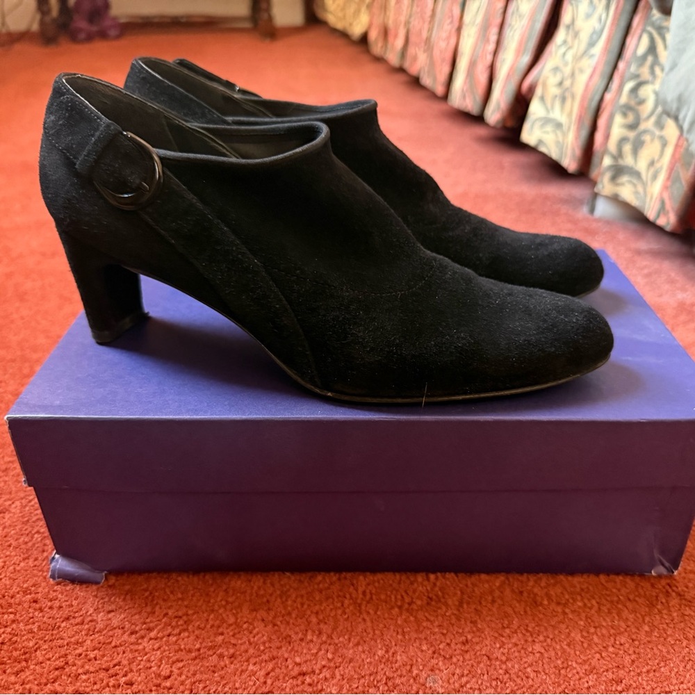 Stuart Weitzman Alma Black Suede heeled booties size 7